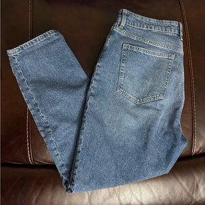 SOLD ON ANOTHER APP- Zara High Waisted Mom Jeans 👖